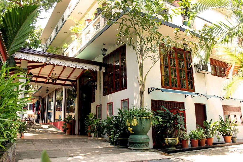 Green Land Guest House Pinnawala  Exterior photo